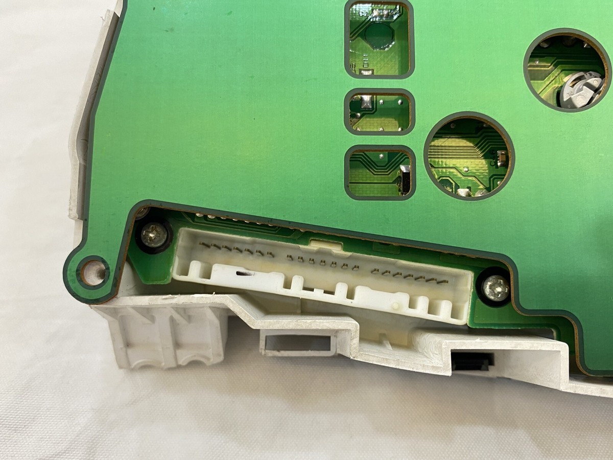 Ei2805l Mitsubishi Instrument Cluster Speedometer LHD