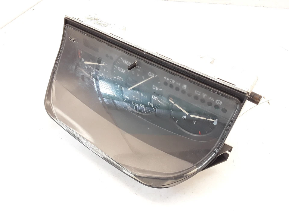 Cuadro de instrumentos velocímetro Seat Toledo MK1 1995 LHD 81117785 Foto 3 de 4