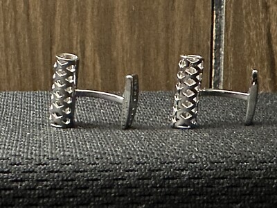 Boss Hugo Boss Cufflinks  (without Original Packaging). (50)