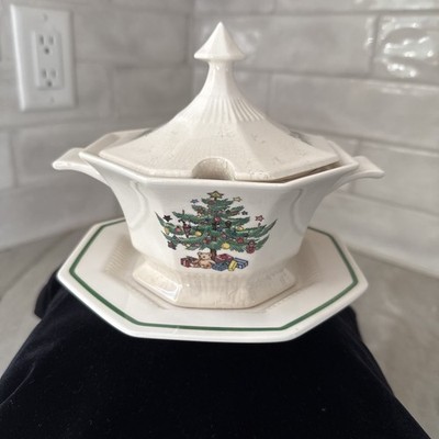 Nikko Christmastime Covered Sauce Tureen Gravy  Lid +  (Underplate ) Japan