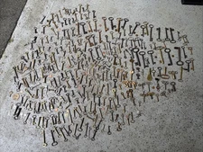 Huge ANTIQUE VINTAGE SKELETON Clock Wind Hotel KEYS KEY Lot OVER 300