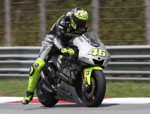 MINICHAMPS 1:8 MODELLINO CASCO VALENTINO ROSSI YAMAHA M1 MOTOGP TEST SEPANG 2013 - Immagine 4 di 4