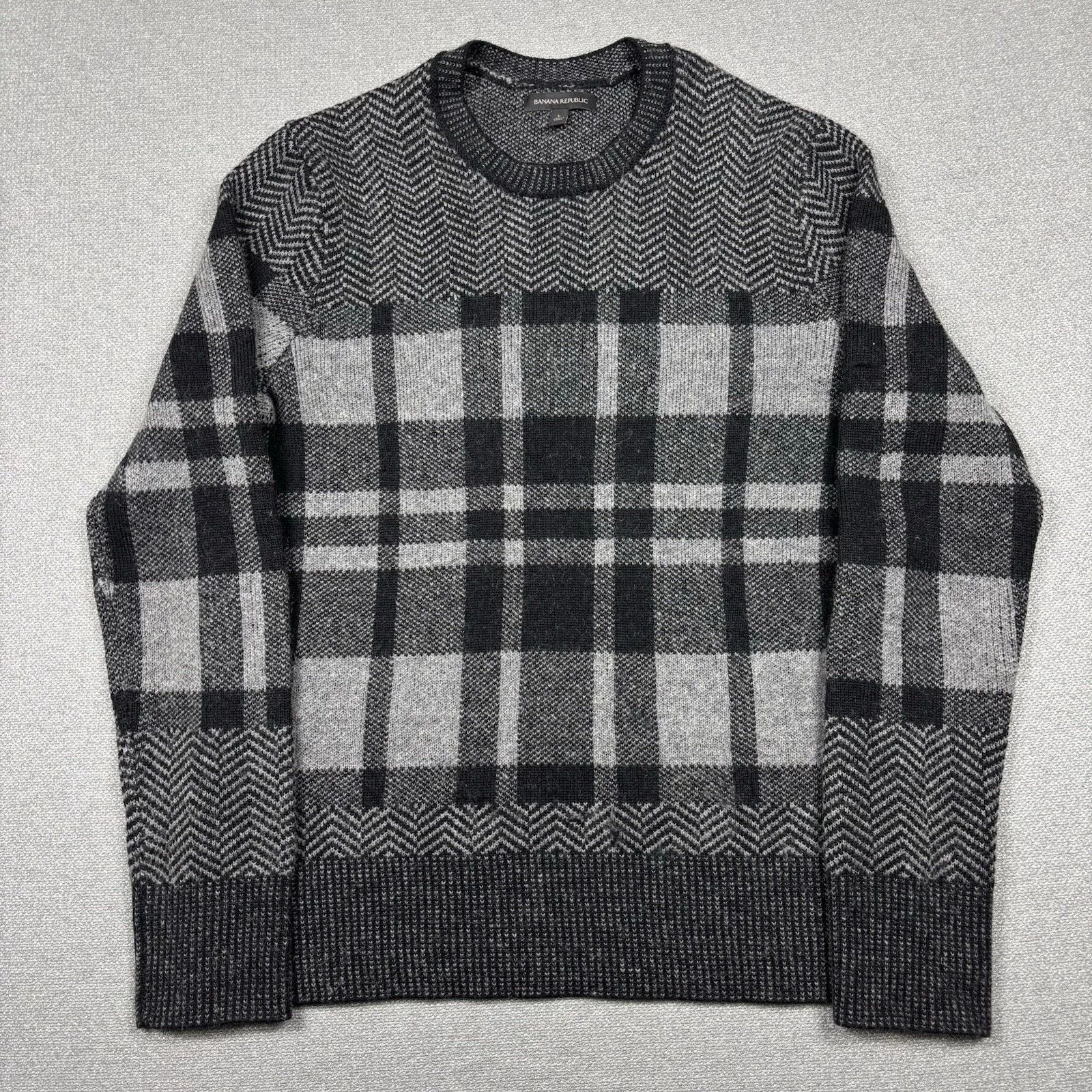 Banana Republic Merino Wool Plaid Knit Sweater Mens L Gray Crewneck
