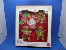 HALLMARK KEEPSAKE KIDS HOME SWEET HOME SET 5 ORNAMENTS W/BOOK 2006