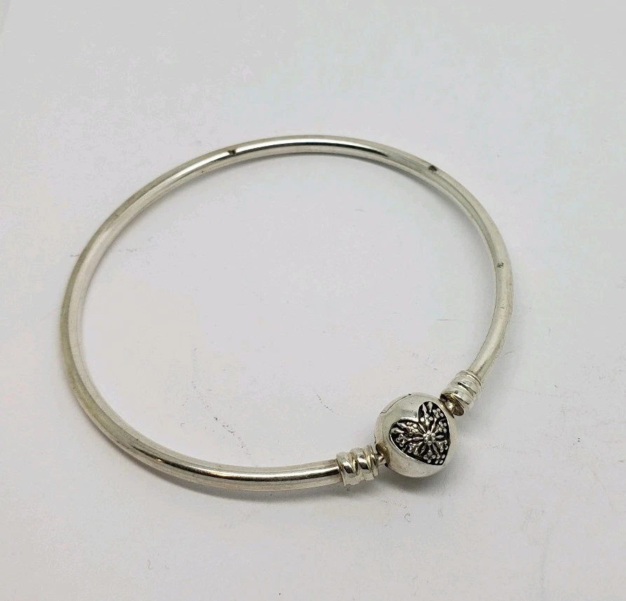 Snowflake bangle pandora deals