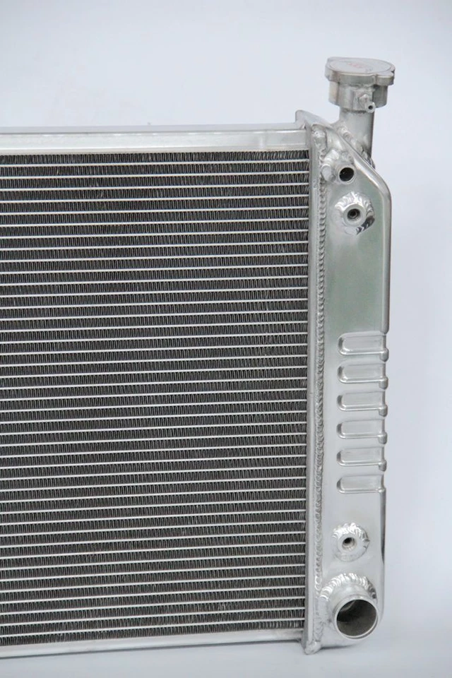 Radiador de aluminio de 3 filas para camioneta Chevy GMC C/K 1988-1999 1500 2500 3500 28"" W Foto 4 de 4