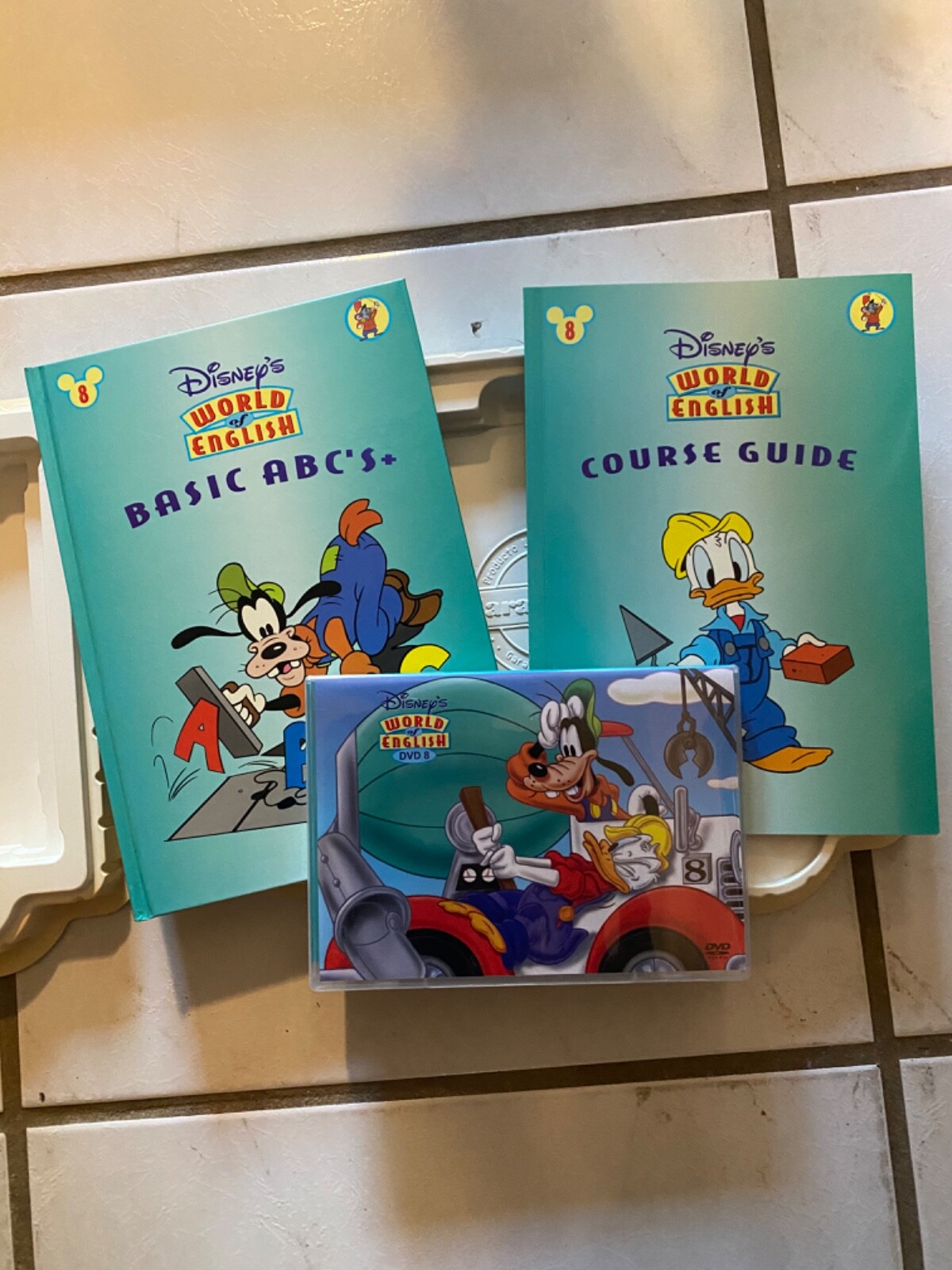 Disney World English Course Set from Ingles sin Barreras volume 8