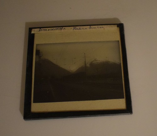 VINTAGE Magic Lantern Slide DOMODOSSOLA STATION C1930 PHOTO ITALY RAILWAY TRAIN - Picture 2 of 2