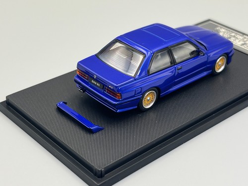BMW E30 M3 Sport Evolution blau Maßstab 1:64 Sterbliches Modell mit Koffer - Bild 14 von 20