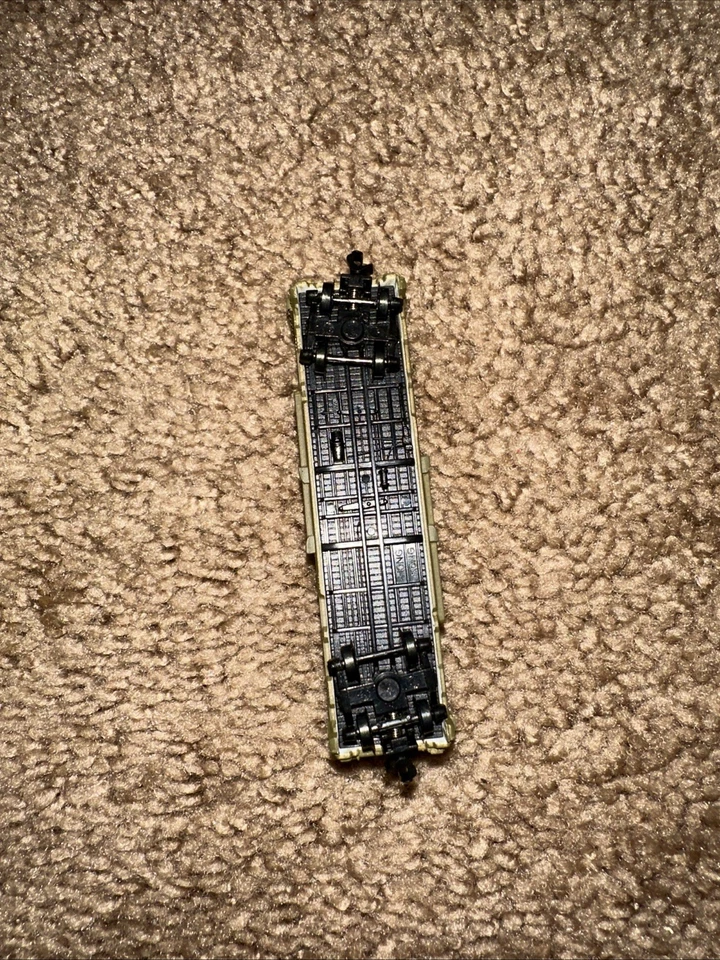 N-Scale Model Power #83714 40' Box Car US Army Ammunition Transporter #3482 - Image 3 of 3