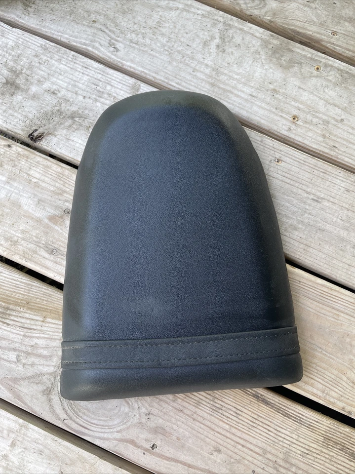 Asiento de pasajero trasero Suzuki GSXR 600 / 750 / 1000 S35F SAE-PP-T20 Foto 3 de 4