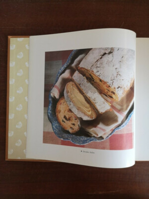 The complete bread book Gail Duff
