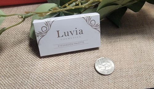 NUOVA TAVOLOZZA OMBRETTI LUVIA SIGILLATA VEGAN & CRUELTY FREE MARRONE BRONZO 0,042 OZ - Foto 4 di 5