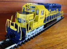 Kato 37-012 HO gauge EMD SD40 AT & Santa Fe in blue and yellow livery - no.5015