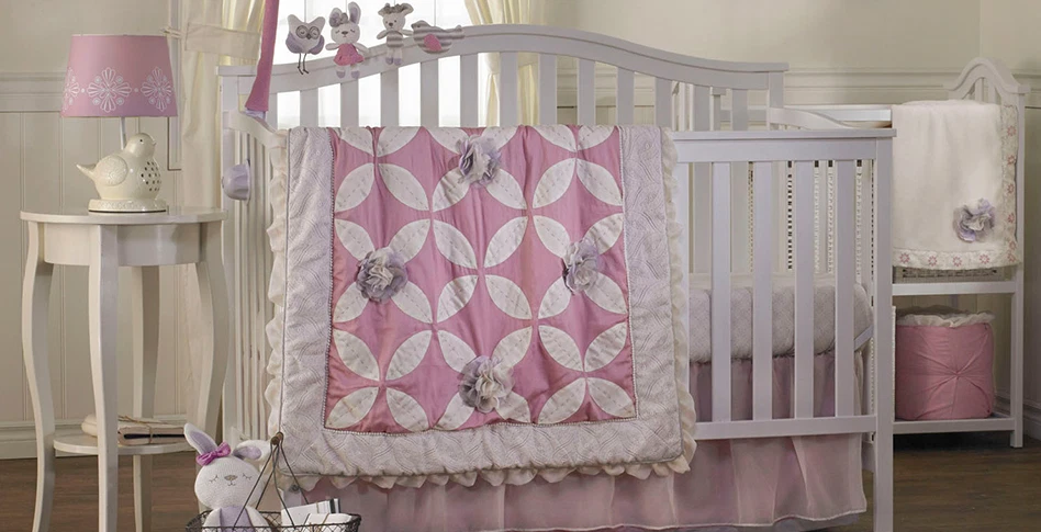 Juego de ropa de cama para cuna Lolli Living violeta de 7 piezas incluye lámpara/arte de pared *Nuevo* Foto 2 de 4