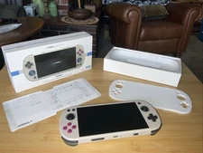 Trimui Smart Pro TG5040 Handheld Video Game Console White (No Charger) Untested