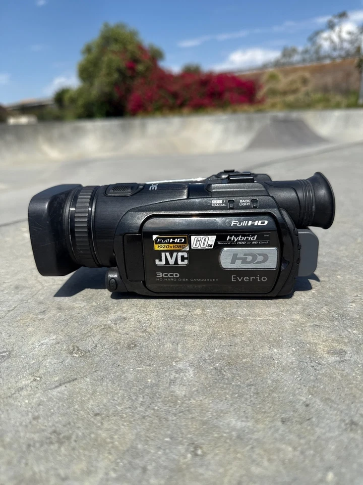 JVC Everio GZ-HD7 (60 GB) Flash Media, Hard Drive Camcorder - Image 2 of 4