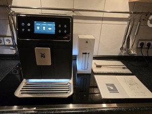 WMF PERFECTION 880L KAFFEEVOLLAUTOMAT MIT MILCHSYSTEM - 18 GETRÄNKESPEZIALITÄTEN