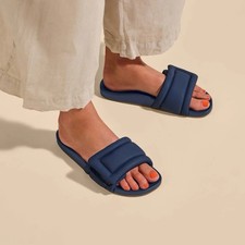 OLUKAI Sunbeam Slide Beach Sandal Women's Size US 9 Navy/Navy