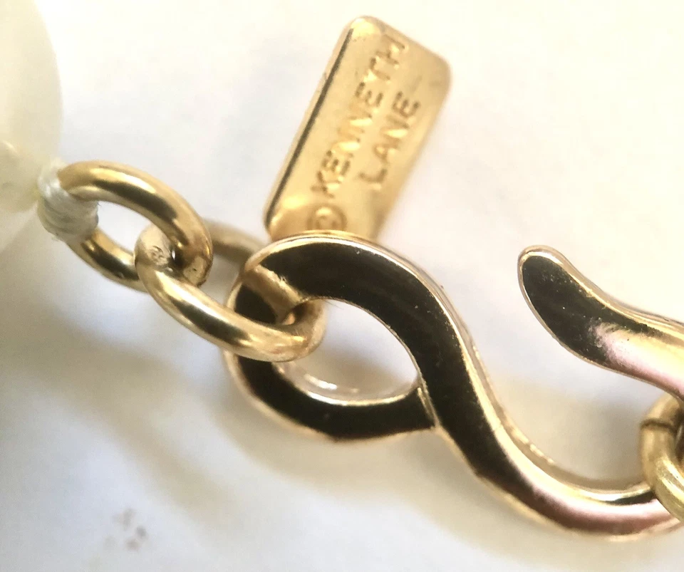 Colar Kenneth Jay LANE KJL pérola vermelha Gripoix contas de resina grande vintage 44 pol. - Imagem 3 de 4