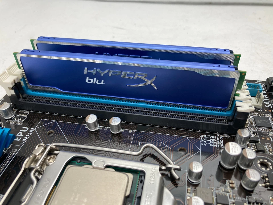 ASUS P8Z68-V LX DDR3*4 LGA 1155 16GB RAM HDMI VGA Combo Intel i7-2600K 3,4GHz - Bild 2 von 4