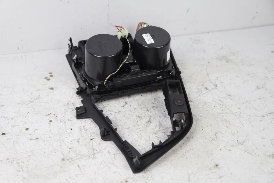 Portavasos de consola central delantera BMW para F30/F36/F32 328i/335i/435i Foto 3 de 4