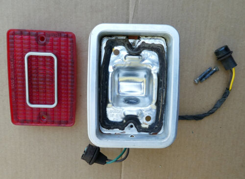 1970 CHEVROLET KINGSWOOD Station Wagon SW Inner Tail Light Lamp L - Picture 1 of 3