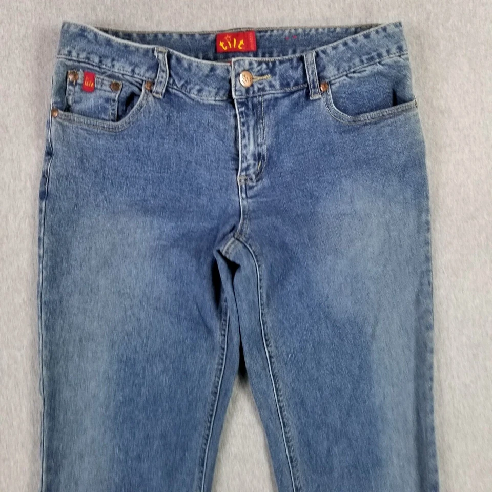 Pantalones de mezclilla DE COLECCIÓN inclinados talla 7 largos altos tiro bajo pierna acampanada elásticos reparados ver fotos Foto 3 de 4