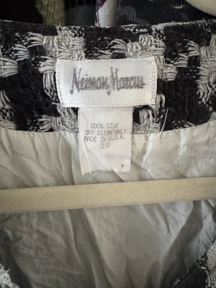 Blazer vintage de tweed y seda Neiman Marcus Foto 2 de 3