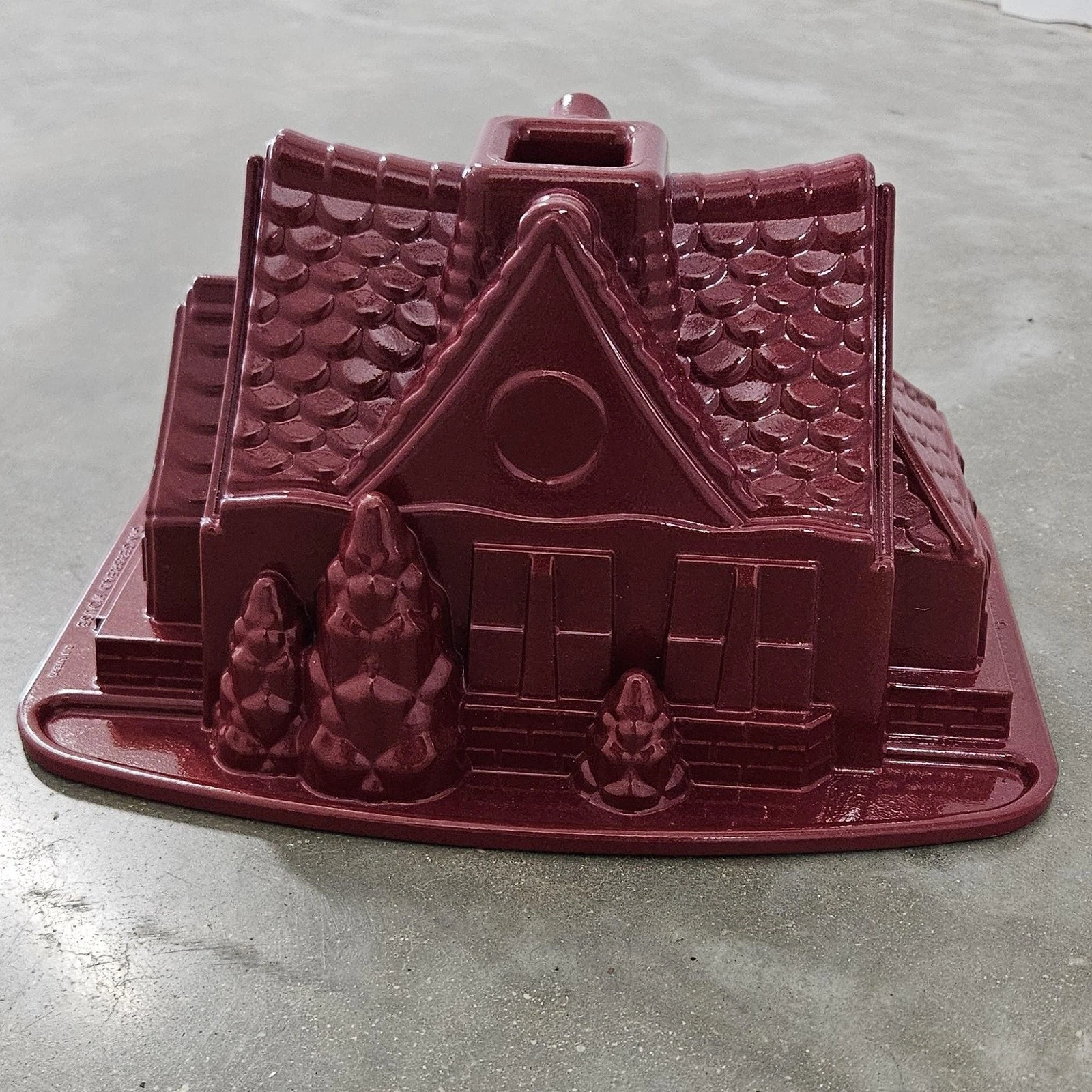 Nordic Ware Gingerbread House Cozy Village Cake Pan Lot Red Nonstick Holiday