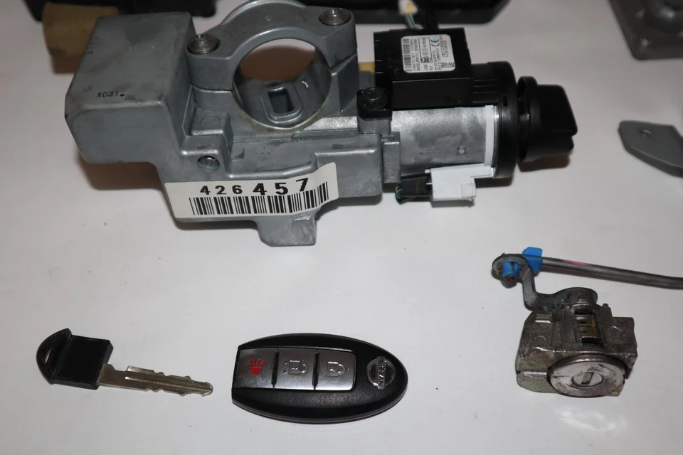 2012 NISSAN ROGUE - ECU BCM KEY LOCK CYLINDER IMMOBILIZER SET - ECU DENTED - Image 4 of 4