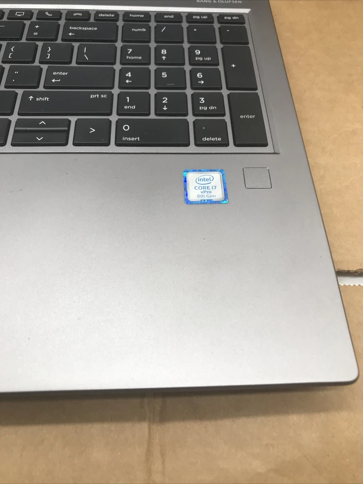 HP ZBOOK 15 G5 15.5" Intel Core i7-8850H 2.60GHz 32GB RAM, 1TB SSD, WIN 11 PRO Foto 2 de 4