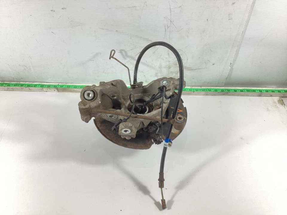 2011-2014 Dodge Charger Rear Right Spindle Knuckle Wheel Hub 68079760AA OEM. - Image 2 of 4