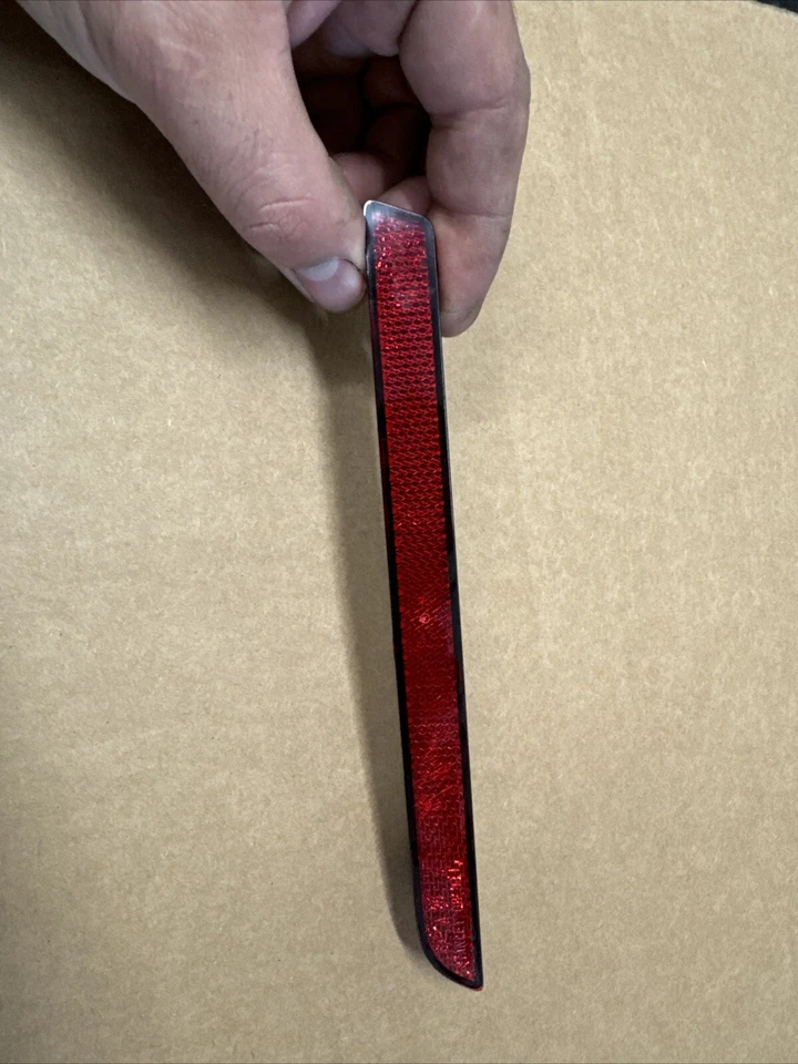 2021-2023 TOYOTA SIENNA REAR LEFT DRIVER SIDE REFLECTOR OEM 179594 - Image 3 of 4