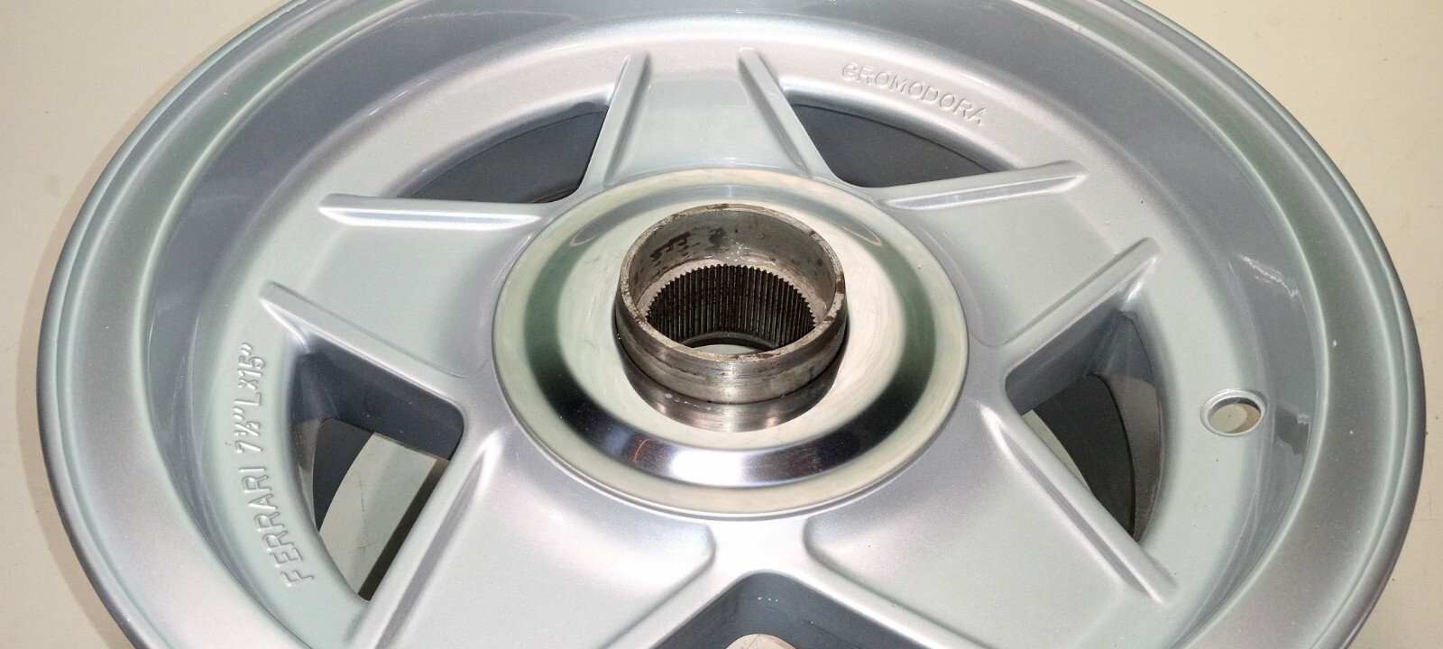 Ferrari 365 GTB/4 Wheel Rim_Cromodora_Hub_Trim Ring_109186/A_7 1/2"X15" Daytona