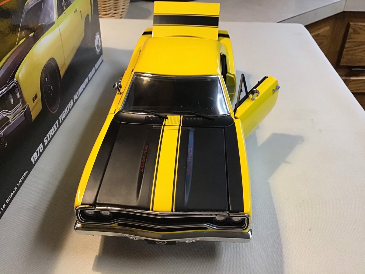 ROAD RUNNER YELLOW STREET FIGHTER 440 6 PACK ATTACK 1970