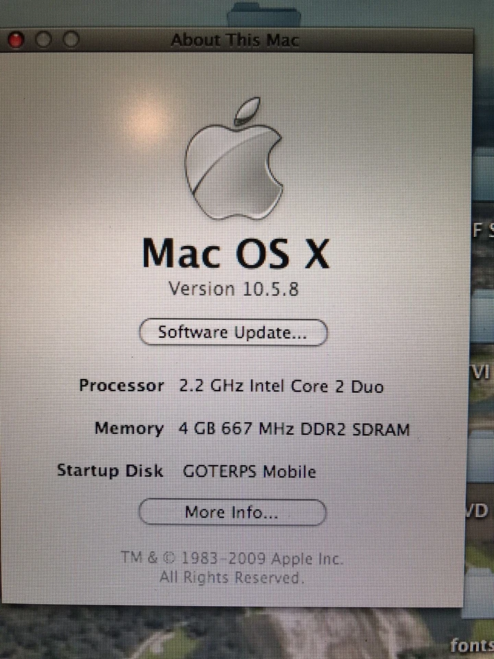 MacBook Pro 15" 2007 A1226 4 GB RAM, 2,2 GHz Intel Core 2 Duo Foto 3 de 4