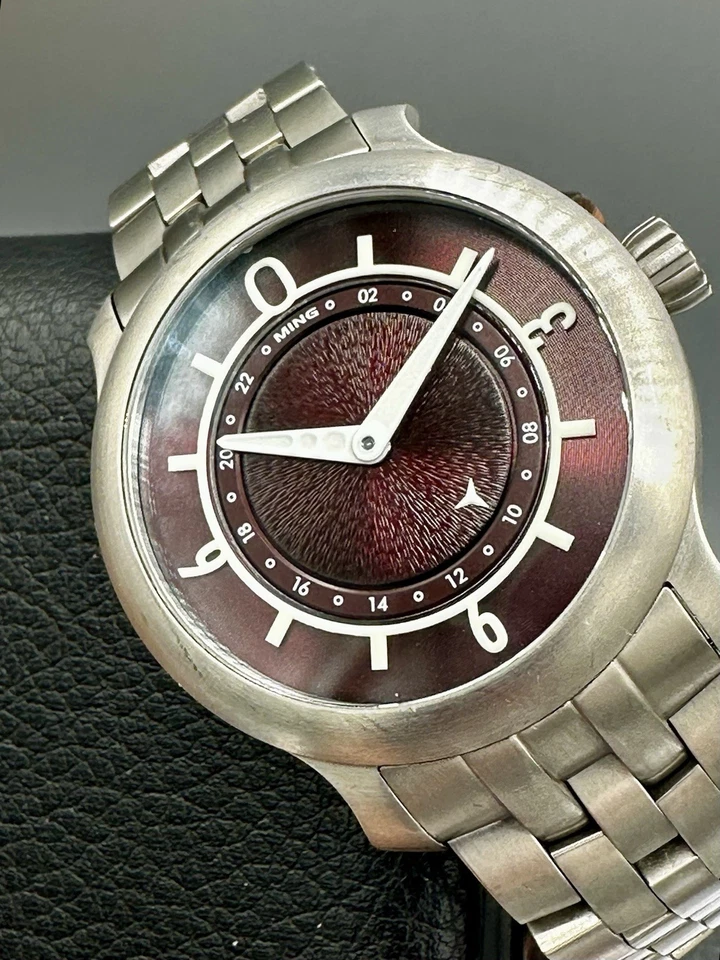 Швейцарский автоматический бордовый циферблат Ming 17.03 GMT 2 ремня и титановый браслет 38 мм