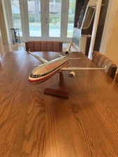 American Airlines McDonnell Douglas MD-11 Old Color Desk Model 1/100 SC Airplane