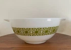Vintage Pyrex 442 Verde Square Flower Cinderella Bowl (1-1/2 Quart)