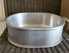 Vintage Guardian Service Chicken / Meat Roaster Pan Hammered Aluminum 12 Inch
