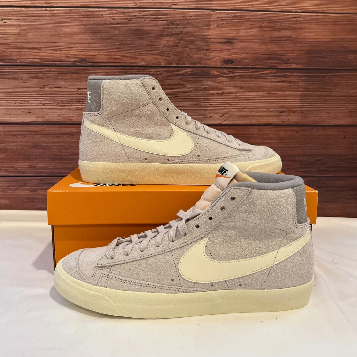 Nike Men's Blazer Mid '77 Premium Sneakers