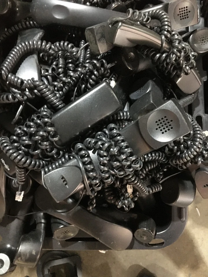 LOTE DE 78 JUEGOS: TELÉFONOS DE OFICINA SHORTEL IP 230 SEV VOIP + CABLE AURICULAR DE SOPORTE Foto 3 de 4