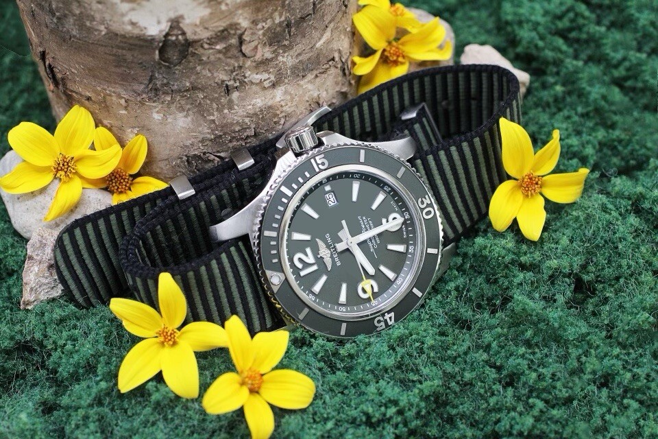 Breitling Superocean A17367 GreenDial. Complete With Box & Papers. MSRP: $4350 image 6
