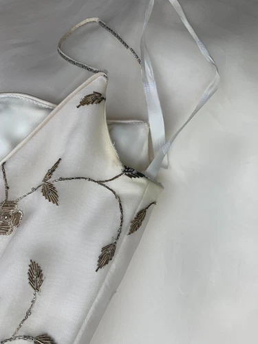 Bridal dress Givenchy wedding gown, silk embroidered leaves motif, sample dress  - Picture 12 of 24