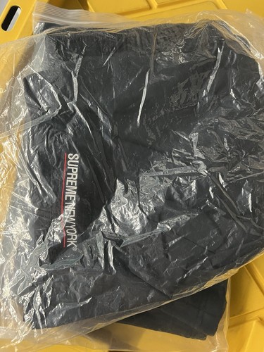 Supreme Warm Up Track Pant in Black Men’s Size Large FW22 Water Resistant Nylon - 第 4/6 張圖片