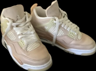 Air Jordan clean well kept women s size6.5