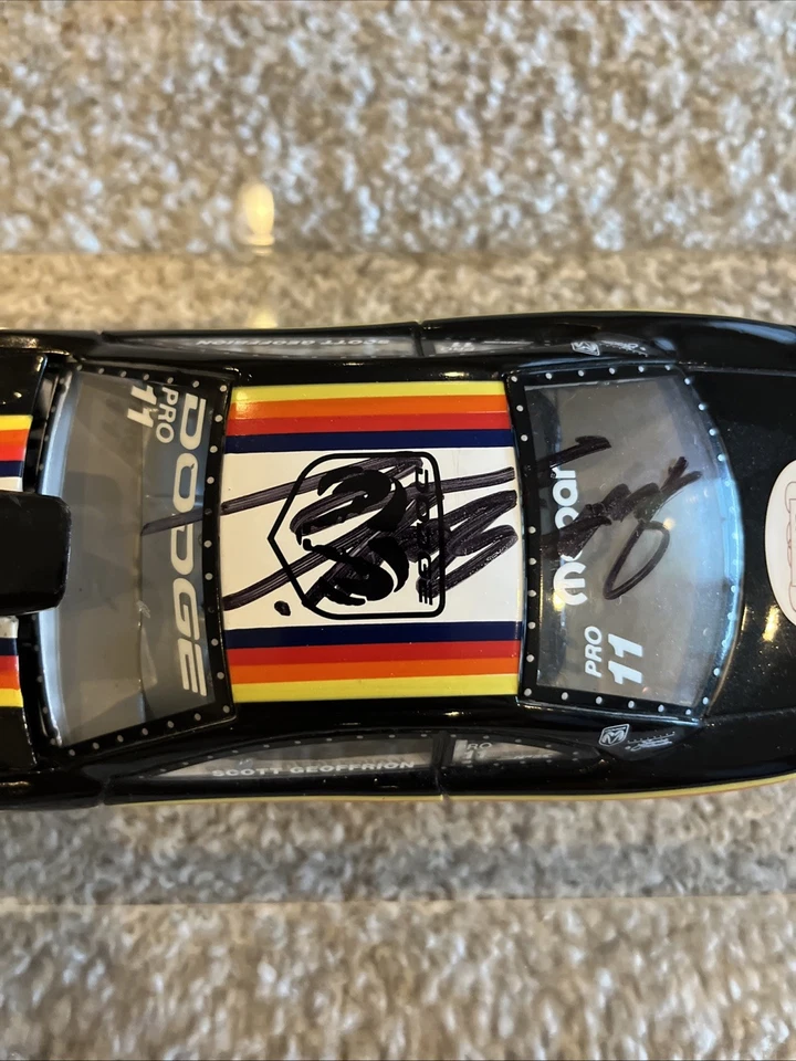 Mac Tools 1997 Mopar Scott Geoffrion NHRA Dodge Pro Stock Car Autógrafo Certificado JSA Foto 4 de 4