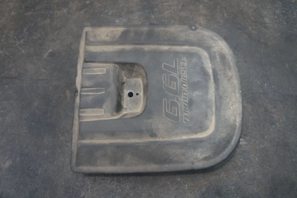 Engine Air Intake Manifold Cover 25887461 GMC Sierra 2500 Denali 3500 2012-16 - Image 2 of 4