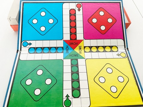 VINTAGE SPEARS LUDO GAM E BOARDGAME GAME - WOOD TILE HOLDERS - Picture 7 of 8